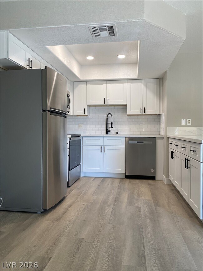 Building Photo - 8410 Eldora Ave