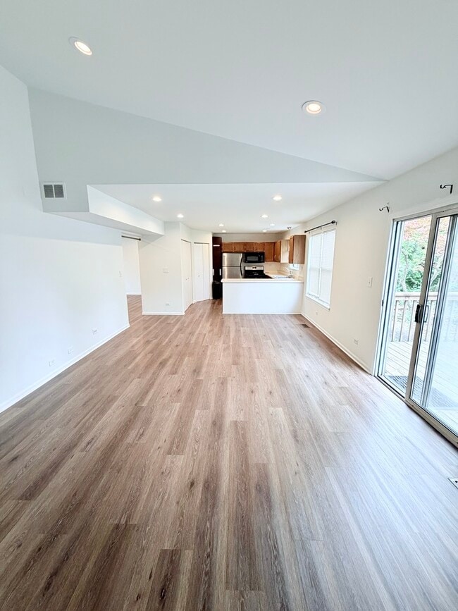 Building Photo - 1120 Keswick Ln