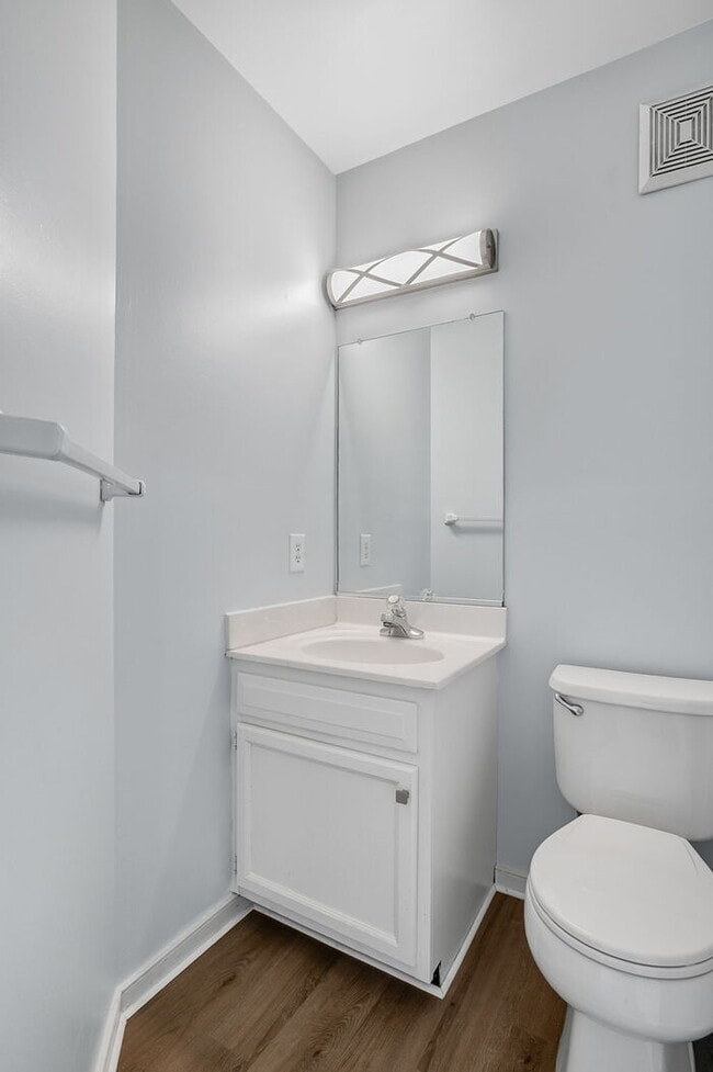 Building Photo - 11704 Park Forest Ct