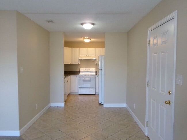 Building Photo - 2 bedroom, 1 bath condo in downtown Conway