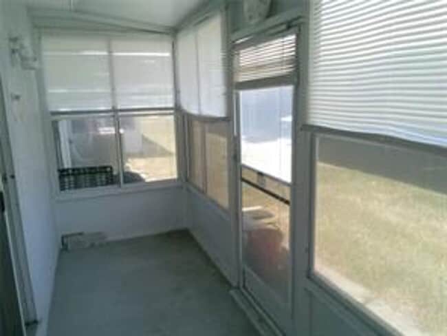 Building Photo - 55+ Community, Affordable, Lovely 2 bedroo...