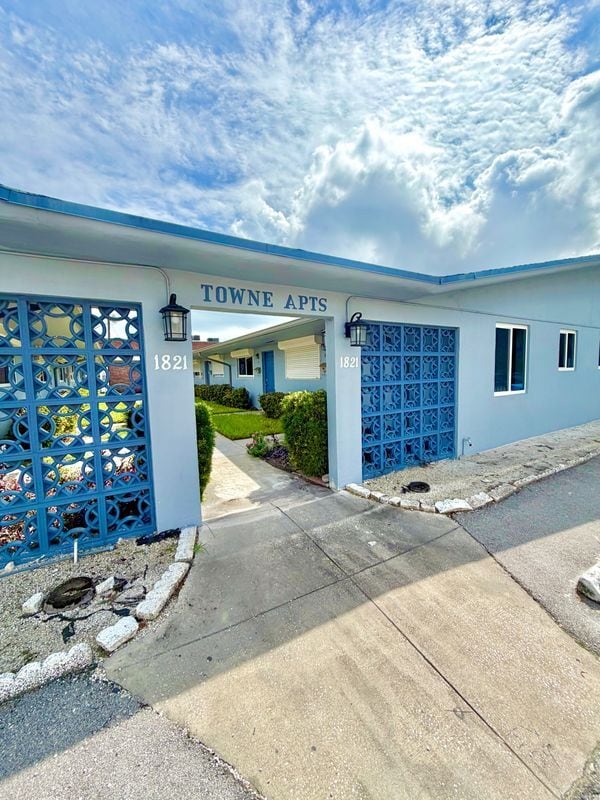 Building Photo - 1821 N 17th Ct