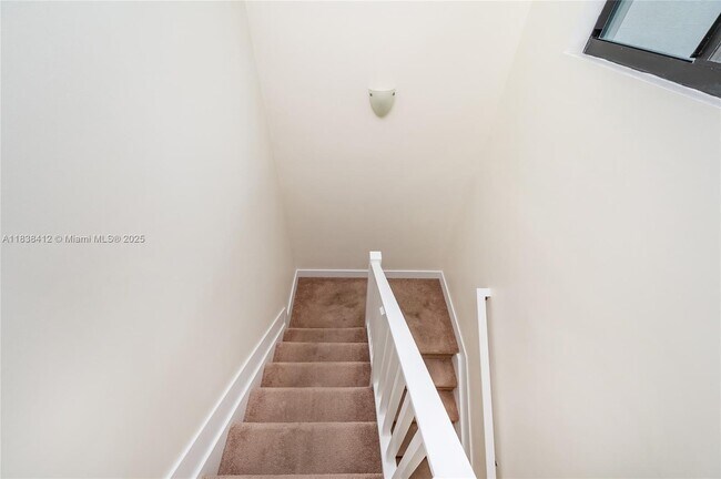 Building Photo - 4740 NW 84th Ct