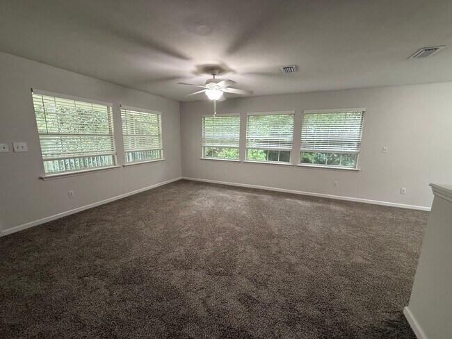 Building Photo - 249 Starmount Dr