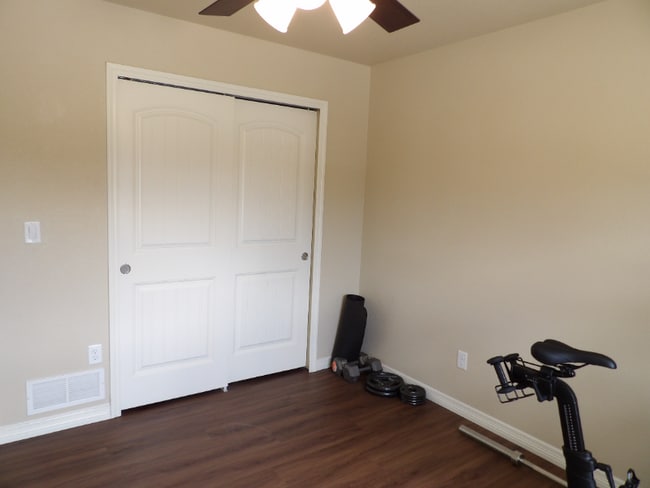 Building Photo - 6127 Journey Dr