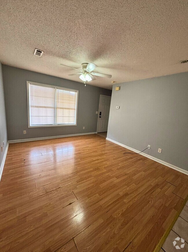 Building Photo - 216 Springfield Cir