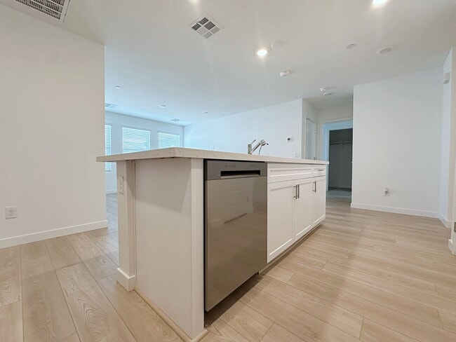 Building Photo - 1 WEEK FREE RENT! BRAND NEW BUILD! 2 BEDROOM TOWNHOME!