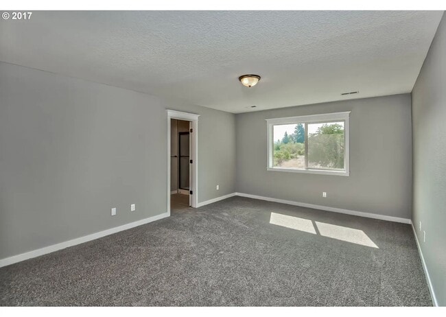 Building Photo - Available Now!  Newer Home in Desirable Neighborhood.