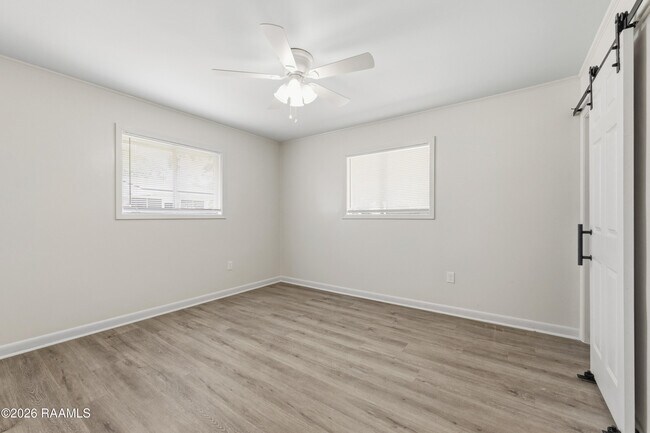 Building Photo - 317 Kim Dr