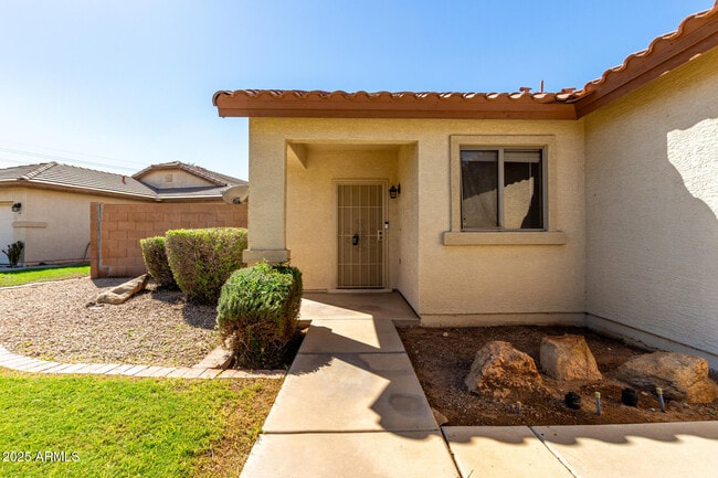 Building Photo - 11187 W Almeria Rd