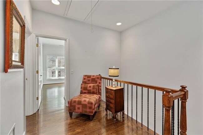Building Photo - 3475 Oak Valley Rd NE