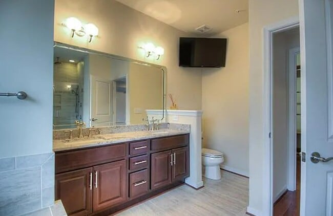 Building Photo - 3910 Village Commons Walk