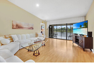 Building Photo - 22759 Mandeville Pl