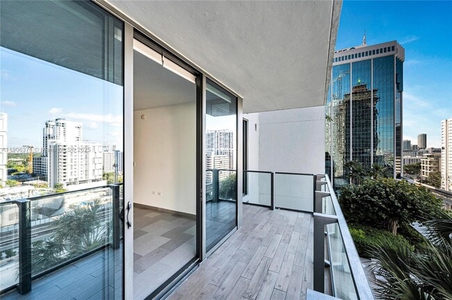 Building Photo - 88 SW 7th St