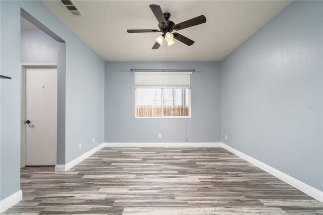 Building Photo - 12833 Biscayne Ave