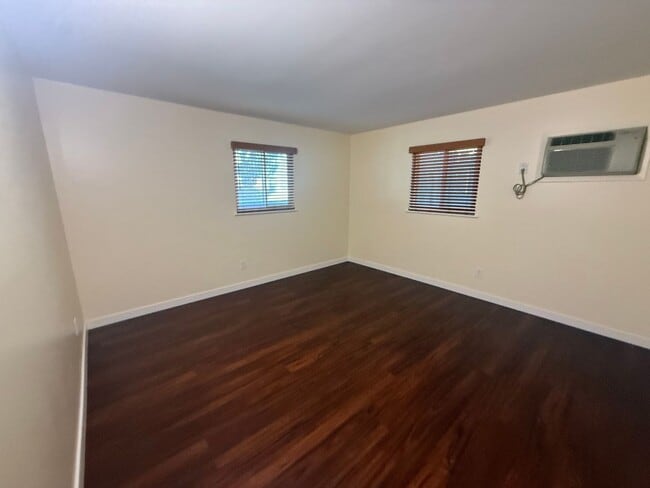 Building Photo - Stunning 2-bedroom, 1.5-bath Modern home i...