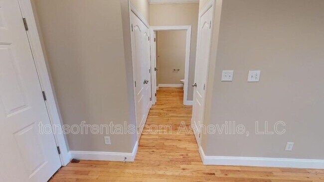 Building Photo - 125 S Lexington Ave