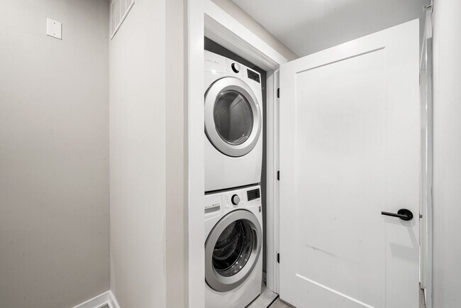 Building Photo - 1725 N 25th St