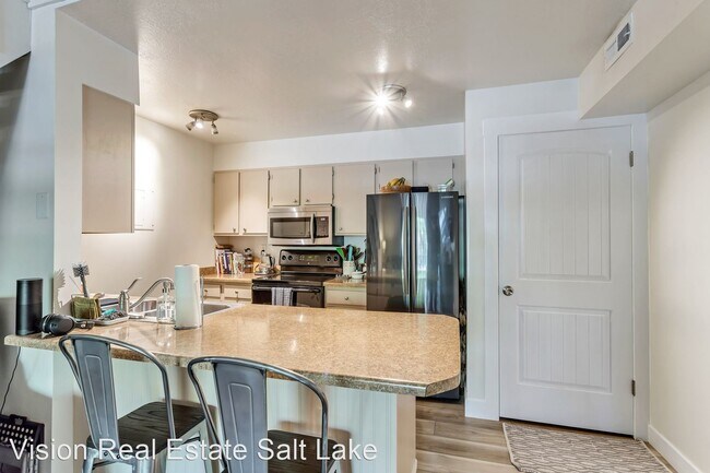 Building Photo - 1190 Waterside Cove