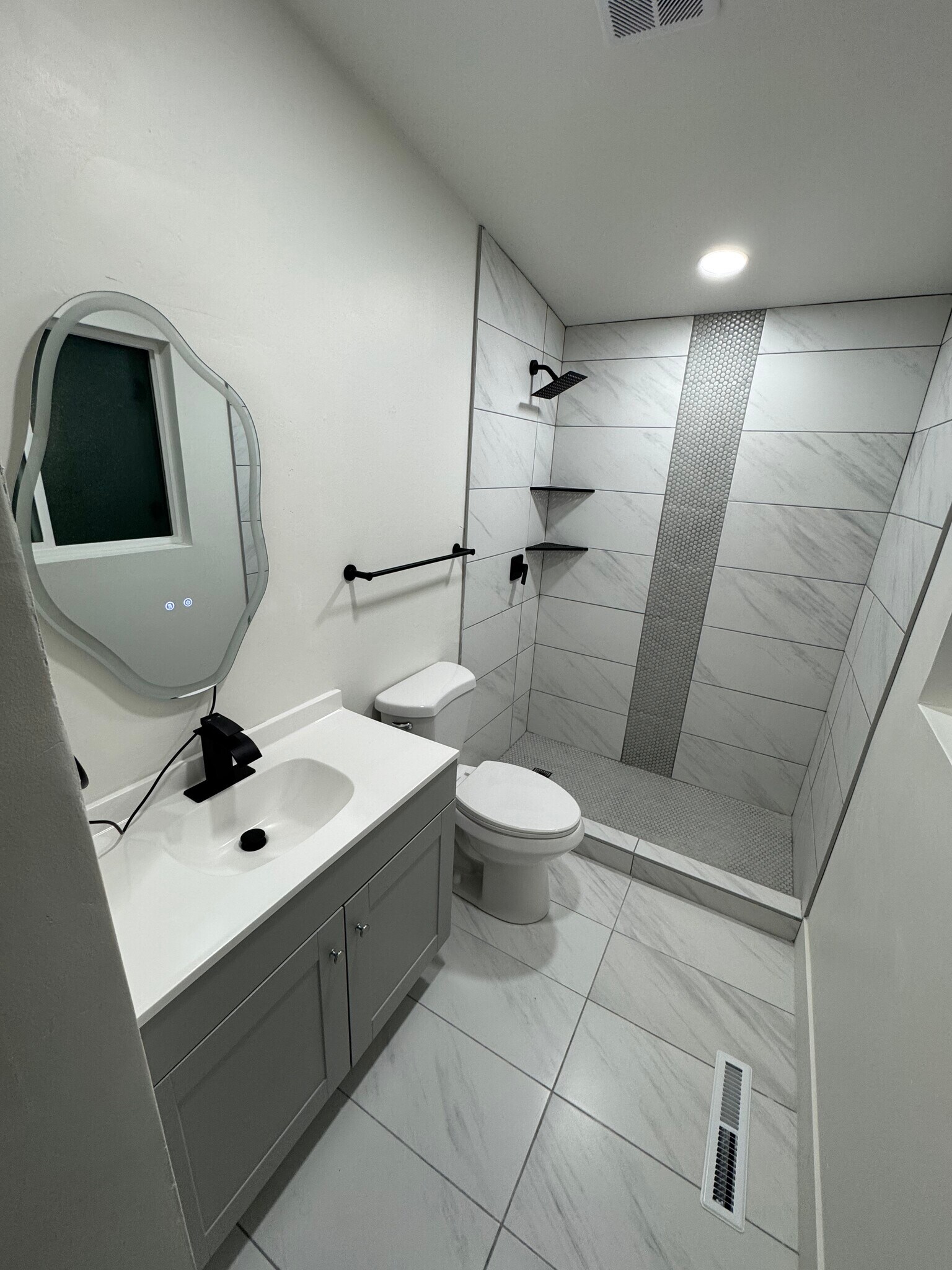 Building Photo - 2171 W Kirkham Way