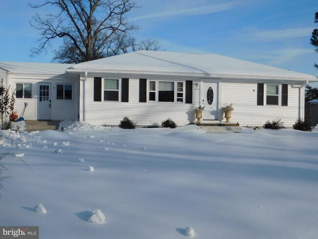 Building Photo - 6421 Inwood Dr