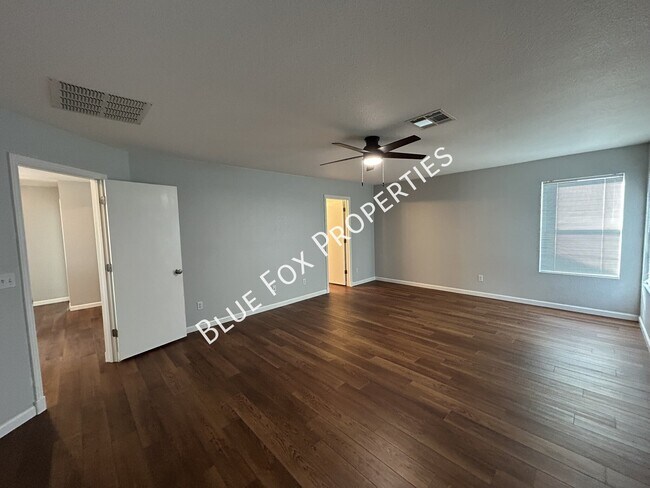 Building Photo - 10066 N Blue Crossing Way