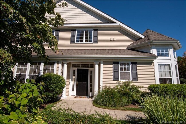 Building Photo - 8 Dogwood Ct