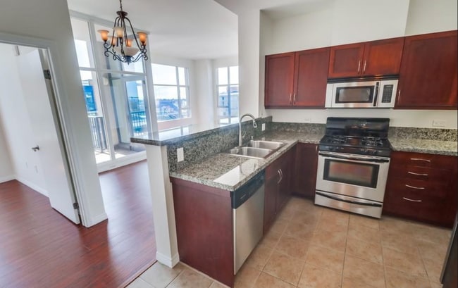 Building Photo - 530 K St