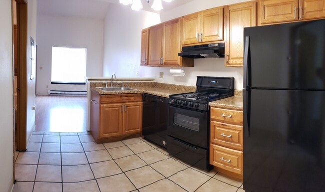 Building Photo - Cute 2BD/1BA unit FOR RENT on Wellington St.