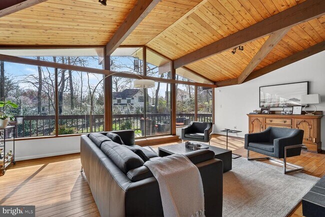 Building Photo - 1219 Ingleside Ave