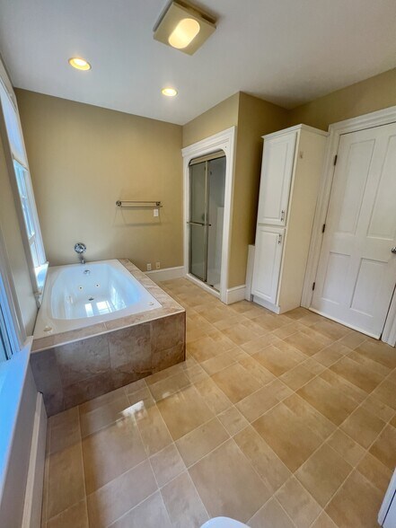 Primary En-Suite Bathroom - 55 Highland Ave