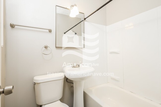 Building Photo - 1221 Azalea Ct