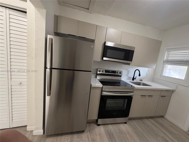 Building Photo - 140 NW 13th St