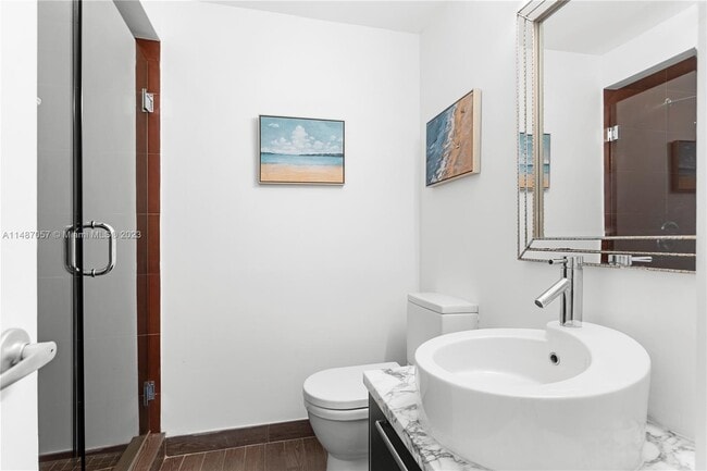 Building Photo - 927 Euclid Ave