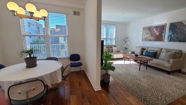 Building Photo - Furnished Light filled, Spacious Condo, Ea...