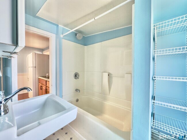 Building Photo - 186 W Washington St