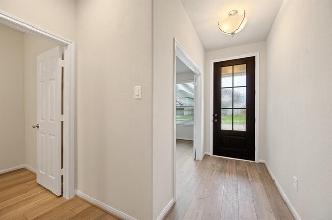 Building Photo - 2472 Fairway Hbr Dr