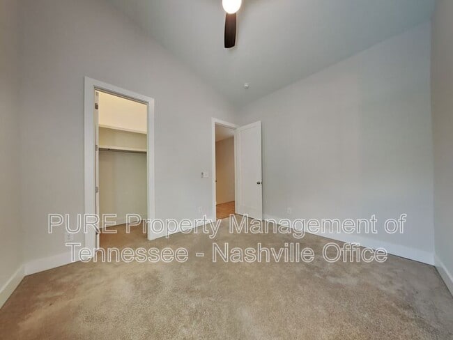 Building Photo - 1704B Simpkins St