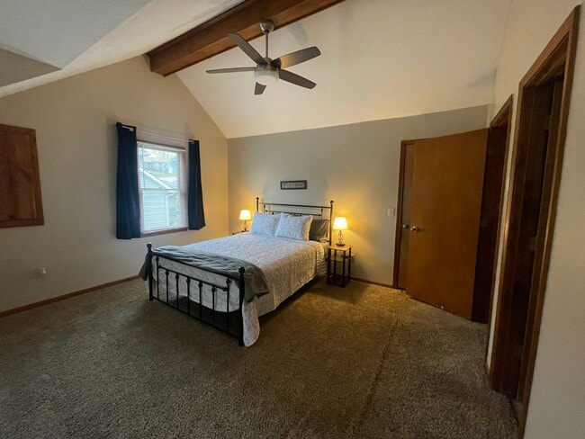 Building Photo - 408 Summerset Dr