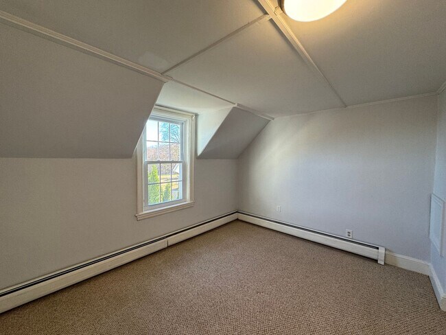 Building Photo - 40 Gile St