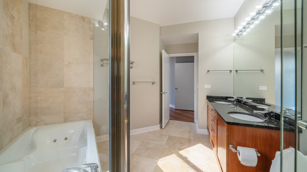 Building Photo - 651 N Milwaukee Ave