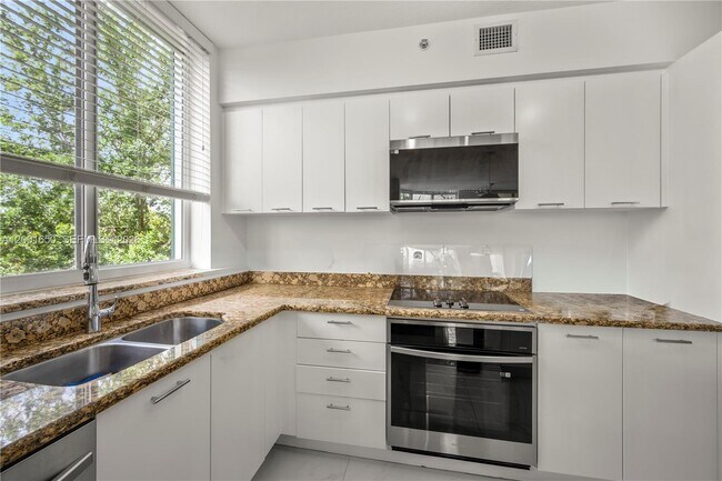 Building Photo - 510 NW 84th Ave