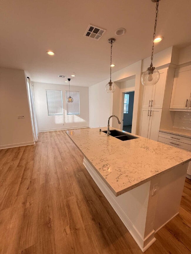 Building Photo - $3,900 - 3 Bed/ 3 Bath Modern Townhome in Santee