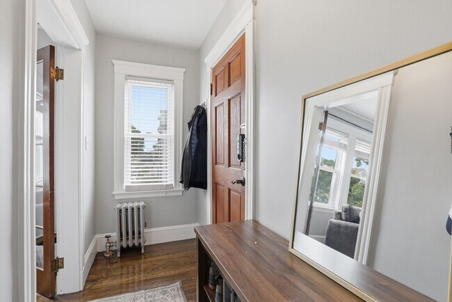 Building Photo - 40 Buttonwood St