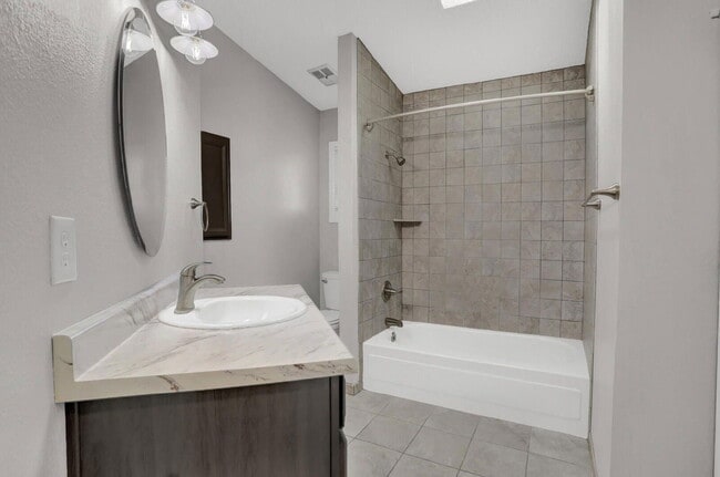 Building Photo - 7480 Alameda Ct