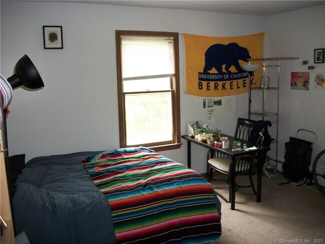 Building Photo - 20 Lawrence St