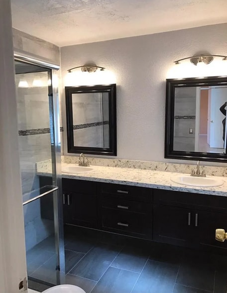 Building Photo - 2410 NW 87th Ln