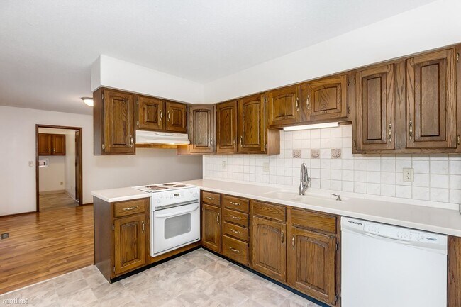 Building Photo - 3 br, 3 bath House - 1306 N Brookfield Ln