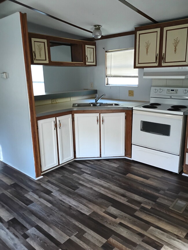 Building Photo - 234 Pamela's Pl