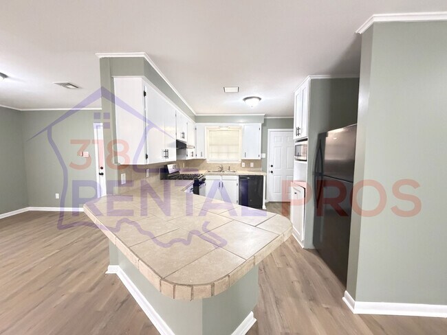 Building Photo - 3 Bed, 2 Bath Home in Ruston!